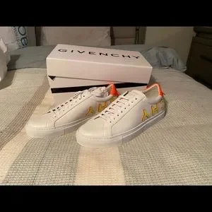 Givenchy | Shoes | Givenchy Reverse Low Tops Sneakers Brand  display picture 1